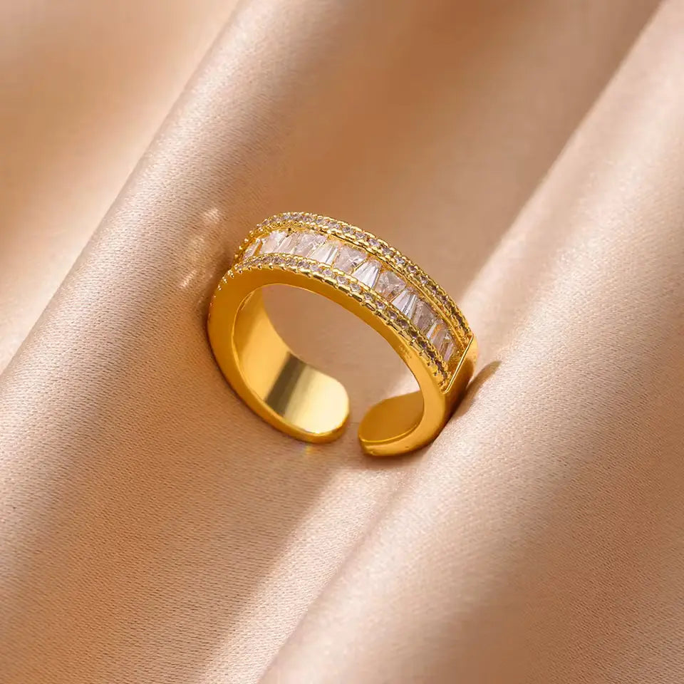 Elegant Gold Knot Adjustable Ring – Stylish Stainless Steel Jewelry