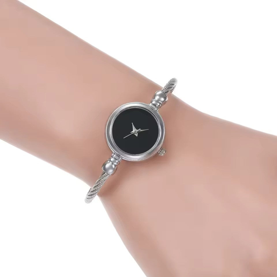 Elegant Women's Gold Bangle Bracelet Watch – Luxury Stainless Steel Quartz Timepiece for Casual & Formal Wear