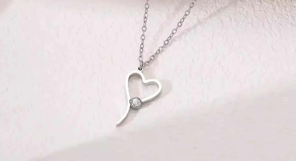Exquisite Crystal Zircon Heart Pendant Necklace – Stainless Steel Fashion Jewelry for Women