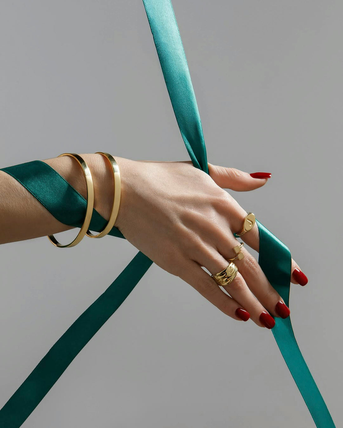 How to care for jewelry and store accessories properly