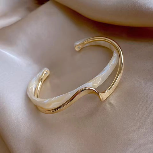 Elegant Gold-Plated Titanium Steel Bracelet – Zircon Inlay for Women